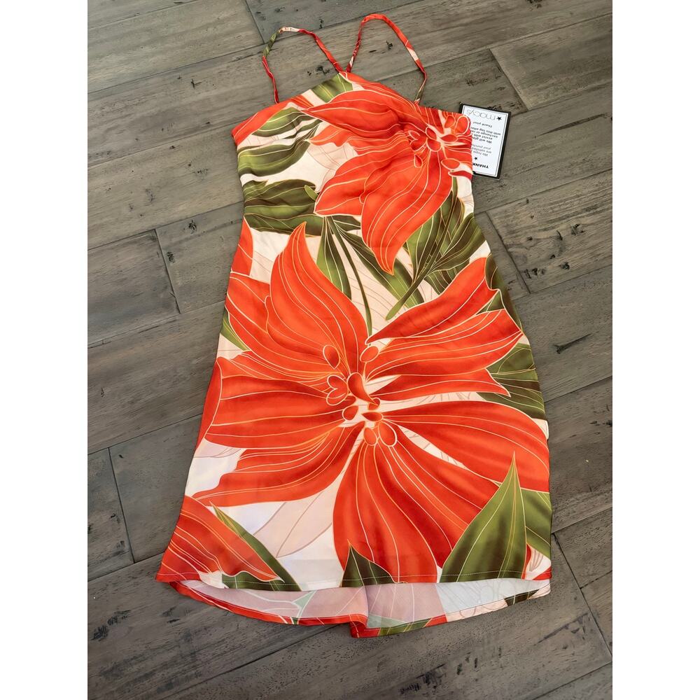 New BCX Juniors' Halter-Neck Floral Placement Print Bodycon Dress - Picture 2 of 4